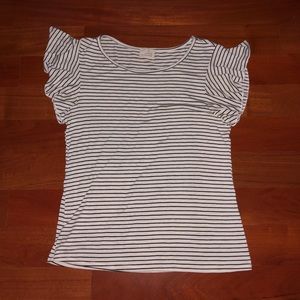 Striped shirt with fluttery sleeves